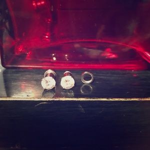 Diamond size 2 Gauges